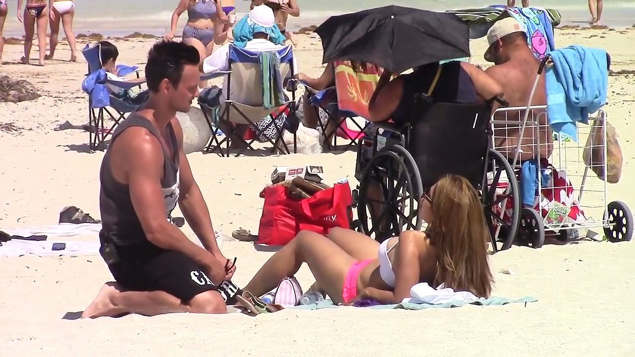 HOW TO PICK UP GIRLS IN MIAMI BEACH !