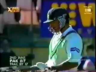 Saeed Anwar monstrous hit against warne