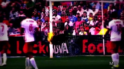 Lionel Messi - Amazing Goals Outside the Box | HD