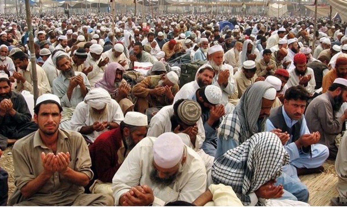 Raiwind Tableeghi Ijitima 2015 Emotional Dua - Dawat o Tableegh