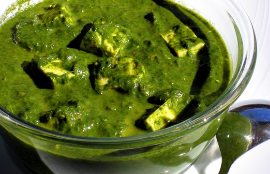 Palak Paneer Bhurji (Spinach Cottage Cheese vegetable) Recipe hindi and urdu apna home