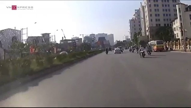 Cô gái chạy xe máy trốn cảnh sát gây tai nạn hot nhất