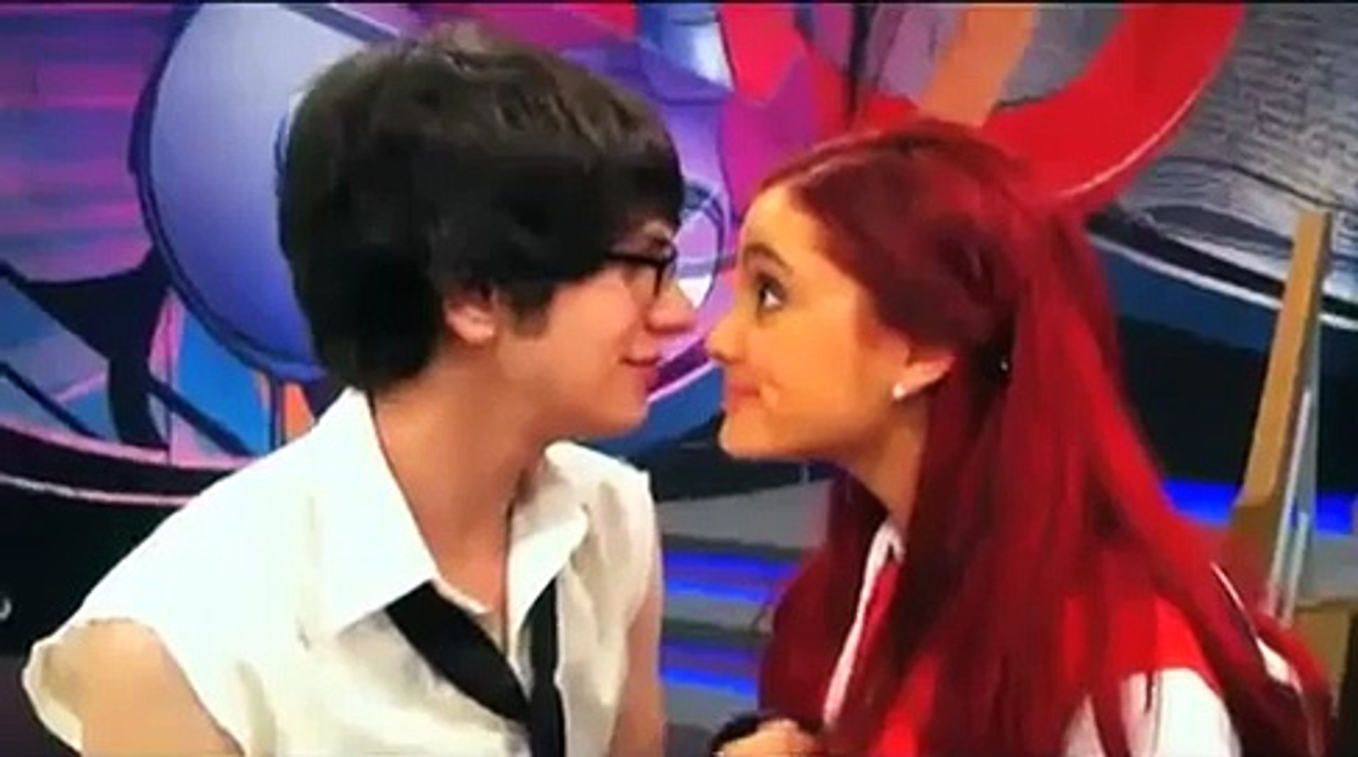 Victorious Cat And Robbie Kiss