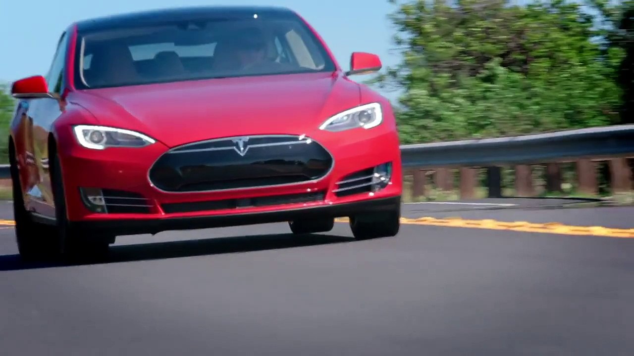 2015 Dodge Charger SRT Hellcat vs. 2015 Tesla Model S P85D! Head 2 Head Ep. 65