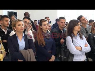 200 të rinj do punojnë në administratë, Klosi: Duhet të jeni opozitarë të fuqishëm