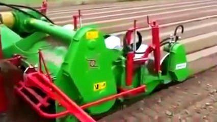 Video herunterladen: awesome new modern machines agriculture compilation, farming technology, new agricultural