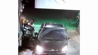 Fire in Car on Petrol Pump | Must Watch
