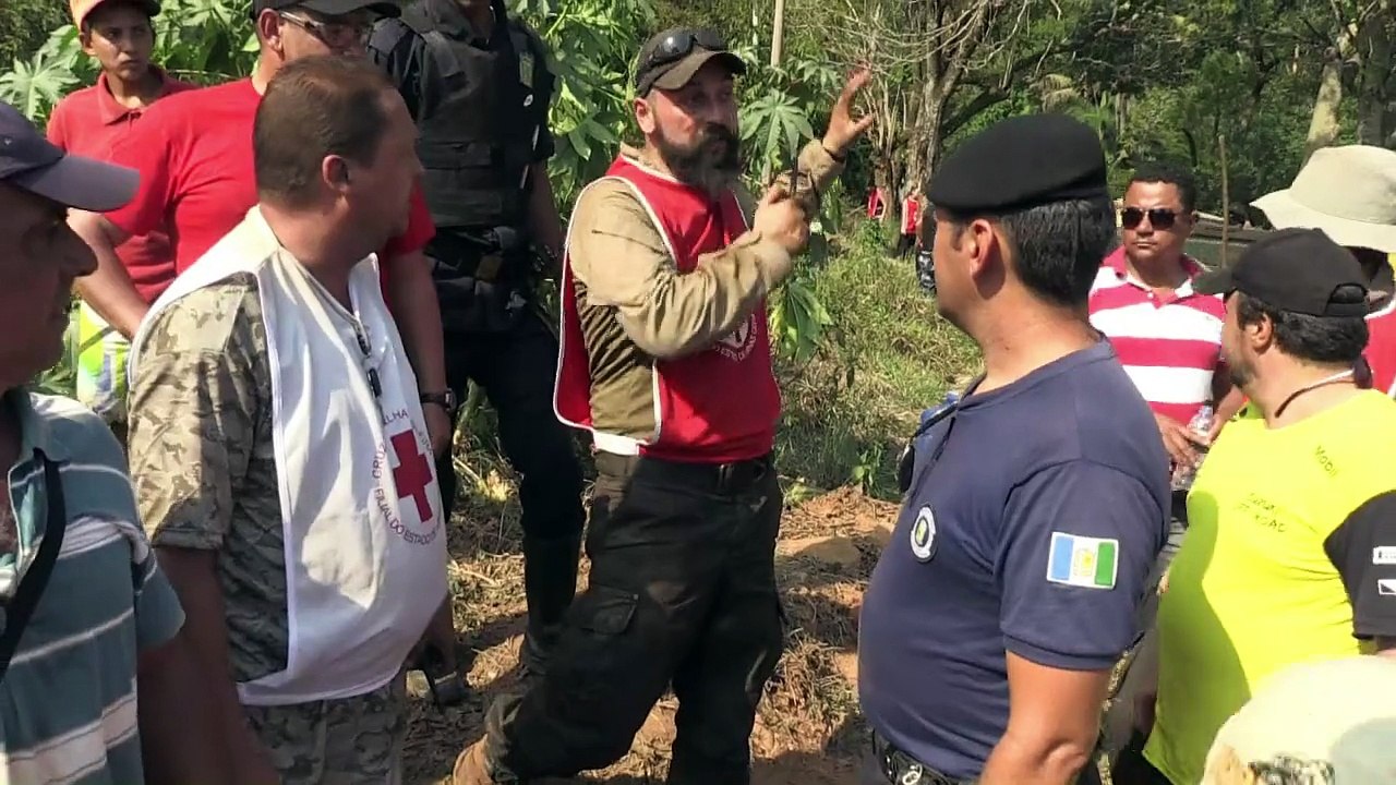 Brésil: les secours s'organisent après le drame...