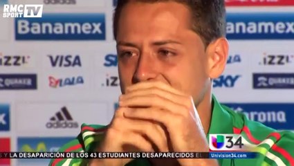 Chicharito craque en pleine interview et fond en larmes