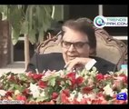 Imran-Khan-reaches-before-media--Behind-the-Camera-Talk