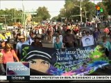 Exigen mexicanos a Peña Nieto que no entorpezca caso Ayotzinapa