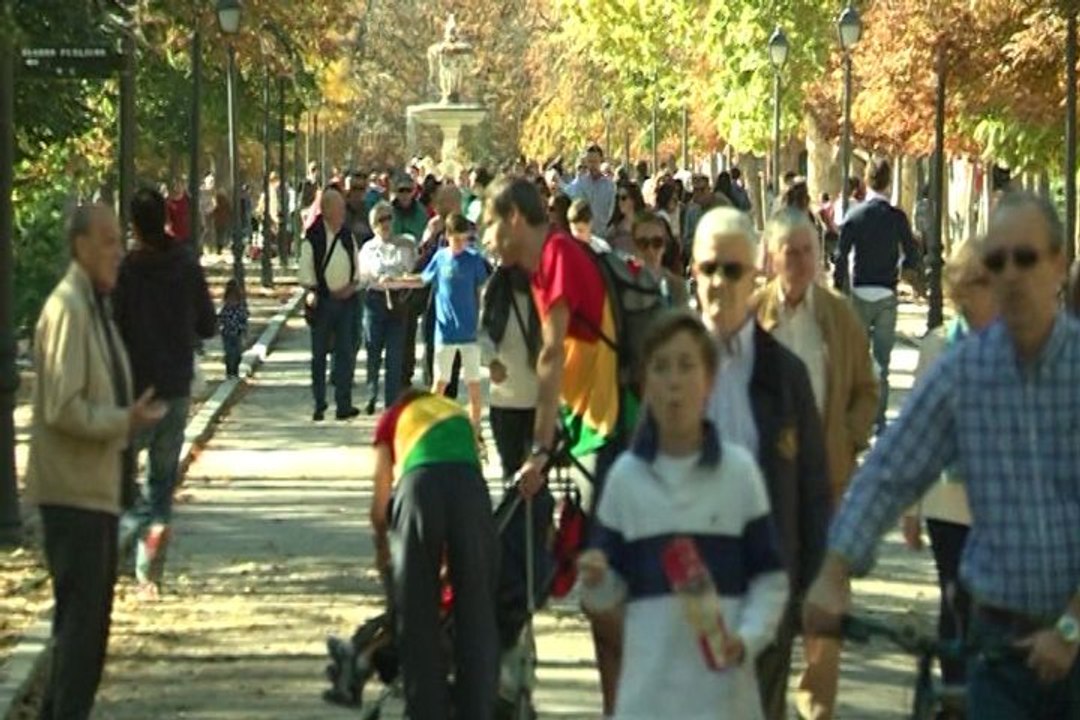Turistas aprovechan el buen tiempo en Madrid