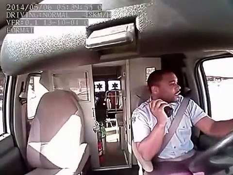 Забавный водитель скорой помощи