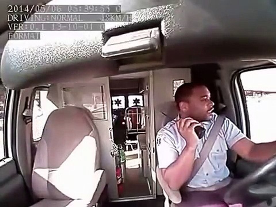 Забавный водитель скорой помощи