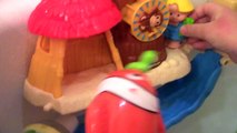 Disney Finding Nemo Fisher Price Little People Splash Bath Bar Toy Review Play by HobbyKidsTV