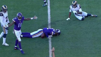Vikings Teddy Bridgewater shaken up after late hit