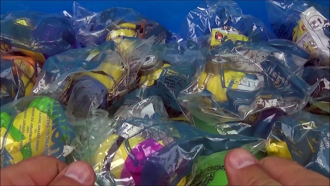 2015 McDONALDS MINIONS MOVIE SET OF 12 HAPPY MEAL KIDS TOYS VIDEO REVIEW (USA)