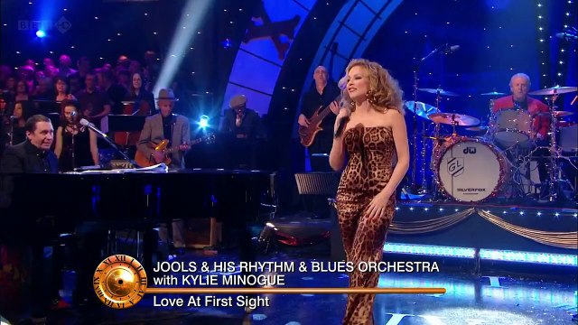 Kylie Minogue Love At First Sight (Jools Annual Hootenanny 2010) HD 720p