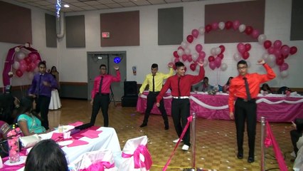 Bollywood Group Dance on Mehndi Function