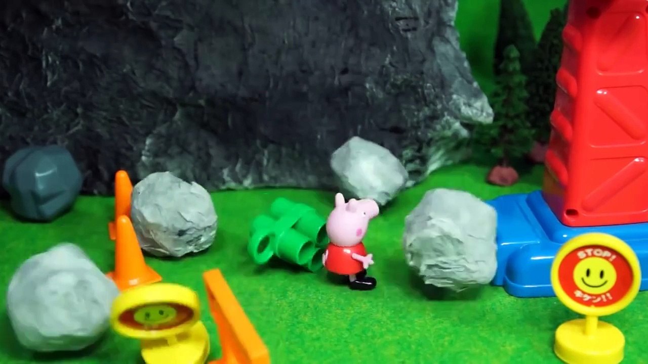 アンパンマンおもちゃアニメ　うろチョロ工事カーでお仕事 Anpanman Toy