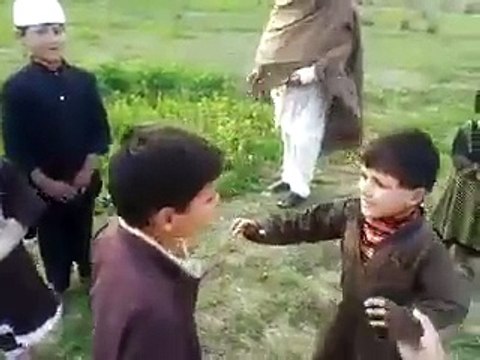 Asy Hote Hain Pakistani Bachy Jnhain kbi Dard Nhi Hota Ye Vedio Doston main Shere Krain.npmake