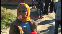 Fier, lagjia rome pa rrugë, banorët: Jetojmë si në mesjetë  - Ora News- Lajmi i fundit-