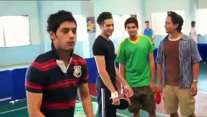 Shahid Afridi bowling on Table Tennis court!