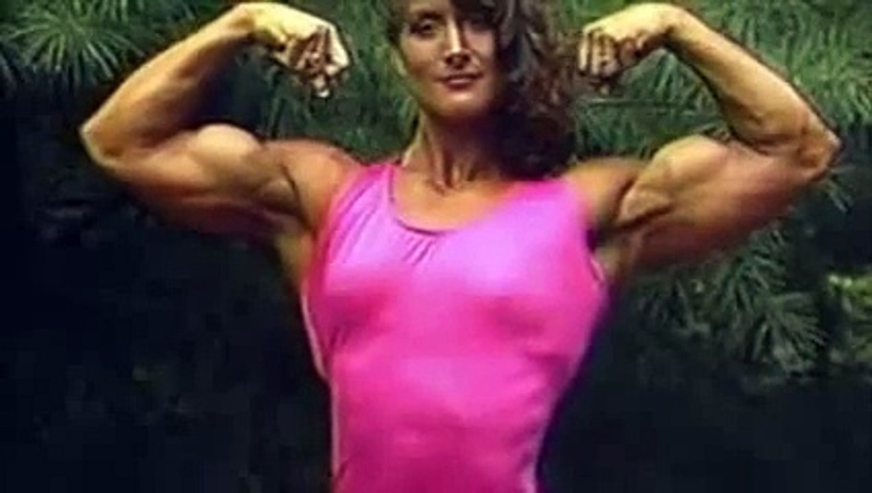 Female Bodybuilding & Fitness - Classic 90's Women Flexing
