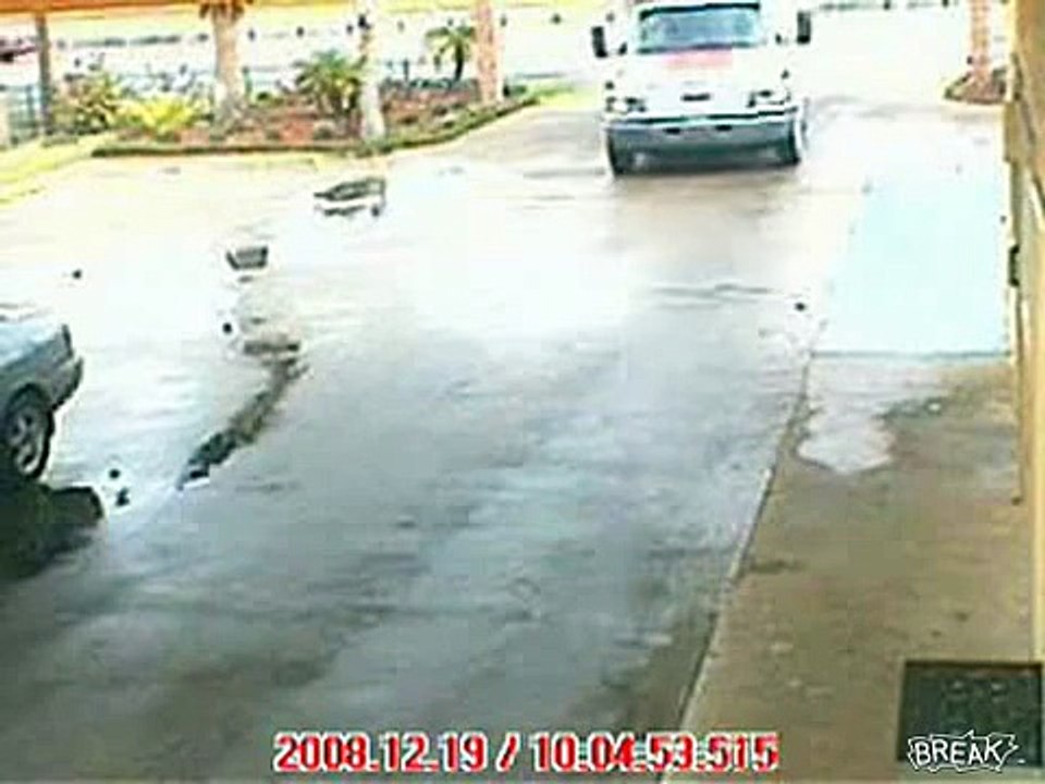 Driver Destroyes - Hotel Overhang