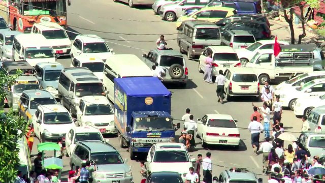 Suu-Kyi-Partei in Myanmar vorn - was macht das Militär?