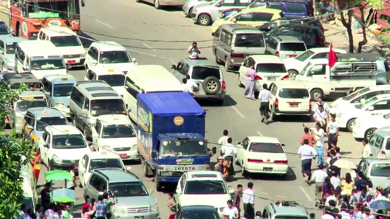 Suu-Kyi-Partei in Myanmar vorn - was macht das Militär?