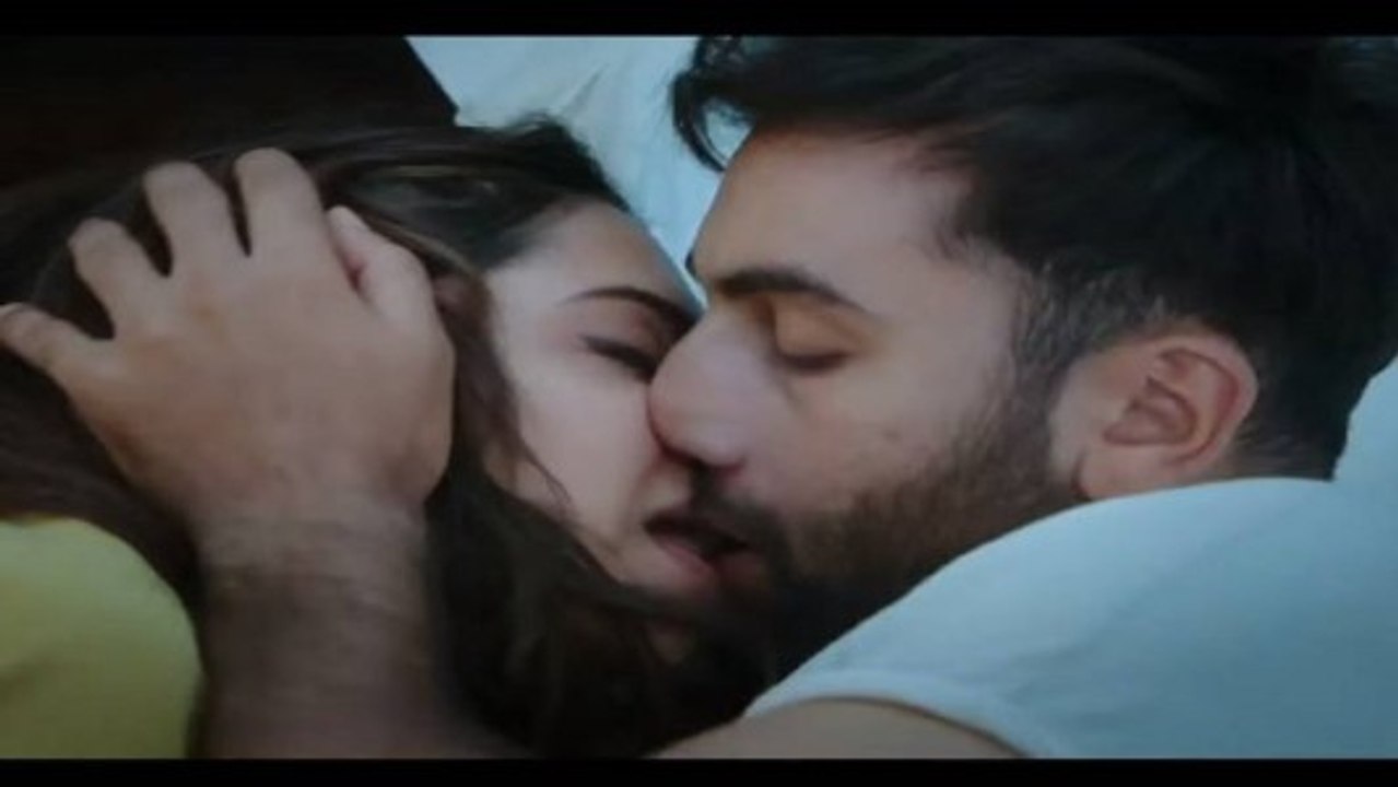 Kissing scene of Tamasha : chopped by Censor Board