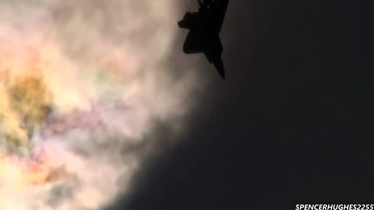 F 22 Raptor Demo & Heritage Flight @ 2010 MCAS MCAS MIRAMAR AIR SHOW