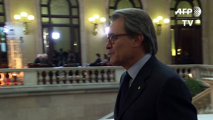 Parlamento da Catalunha aprova processo de independência