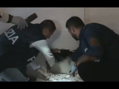 Video Pavona (RM) - Armi clandestine in casa, arrestata coppia di stranieri (09.11.15)