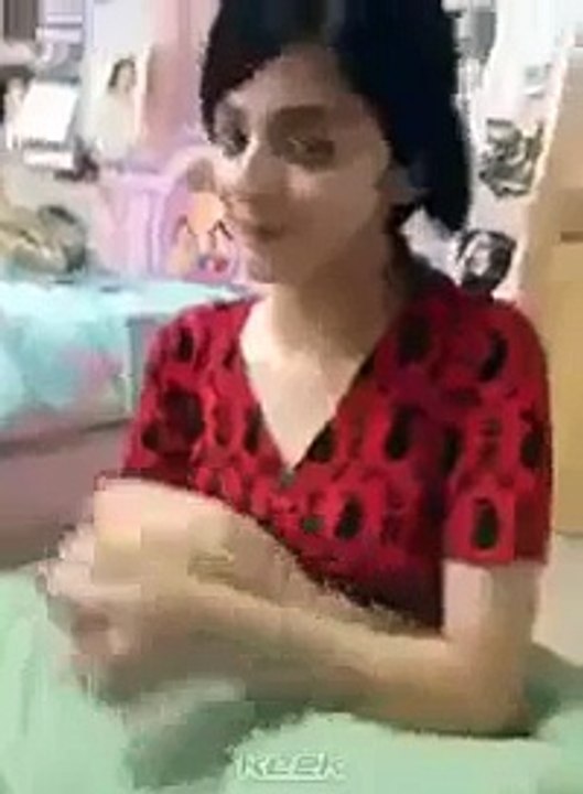 Leaked Video of a Cute Pakistani Girl Abusing
