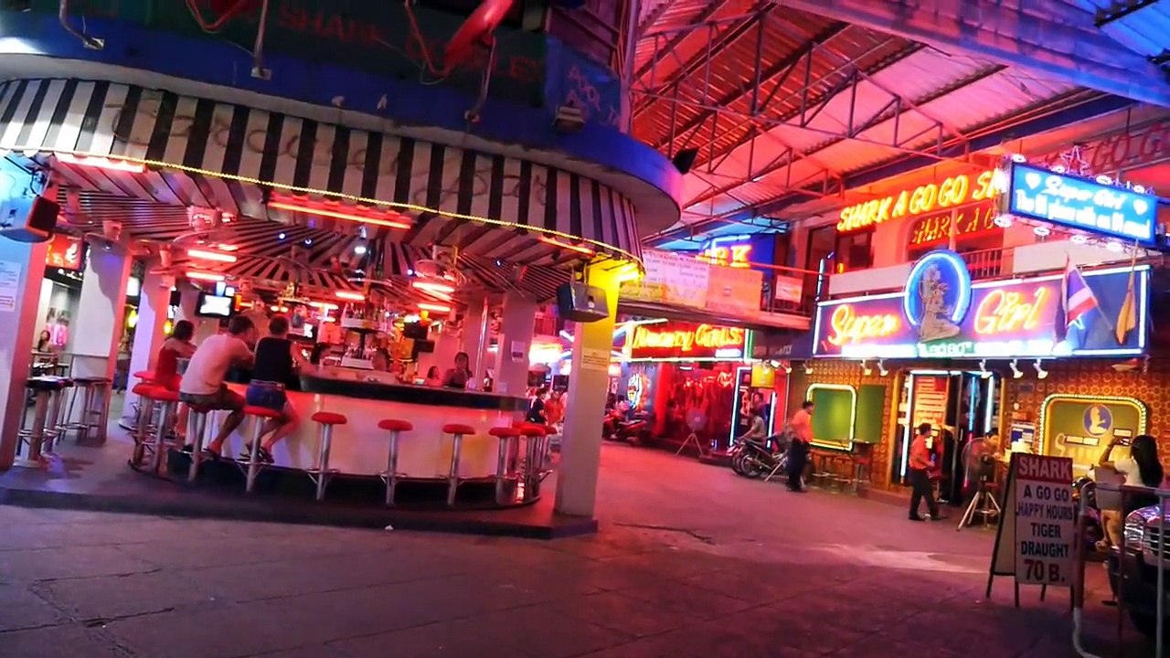 Pattaya Girls Walking Street - Thailand Nightlife