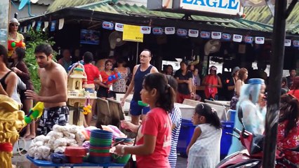 Pattaya Beach Road Girls - Songkran