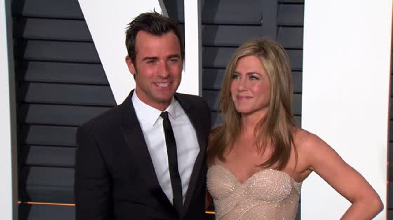 Justin Theroux Constantly Tells Jennifer Aniston She's 'Beautiful'