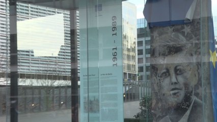 Un pan du mur de Berlin à l'effigie de Kennedy inauguré à Bruxelles