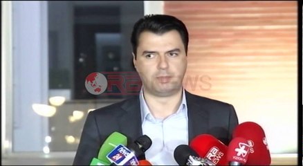 Basha: Pa ikur Rama, ndryshimet me Naço e Paço rrahje uji në havan- Ora News- Lajmi i fundit-