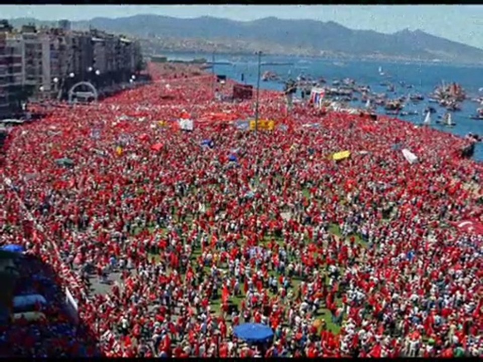 Sarı Saclim Mavi Gözlüm hadi Gel ... 10 Kasım Özlemle Anıyoruz !