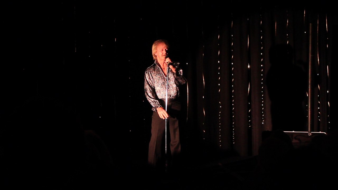 Gene Hodge sings 'I Don't Care If The Sun Don't Shine' Sheffield Remembers 2015