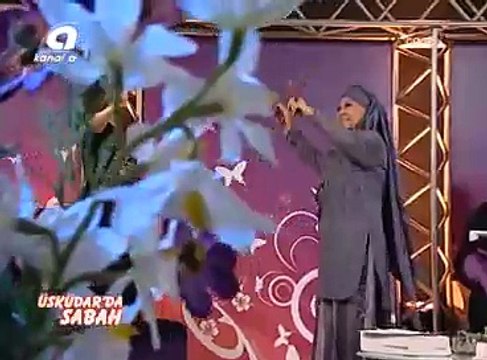 Bedia Akartürk Kesik Çayır