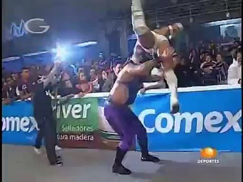 Alex Koslov, Chessman & El Zorro vs. Dr. Wagner Jr., Electroshock & Ultimo Gladiador (AAA - 01.02.2010)