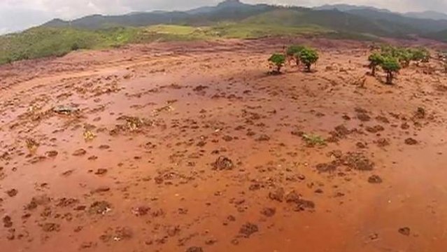 Cinco mortes foram confirmadas no rompimento das barragens em Mariana