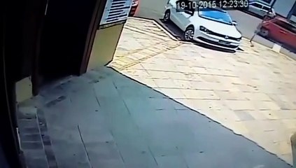 Horse and Buggy Crash Comes Out of Nowhere-Funny Entertainment Videos-by Funny Videos Collection