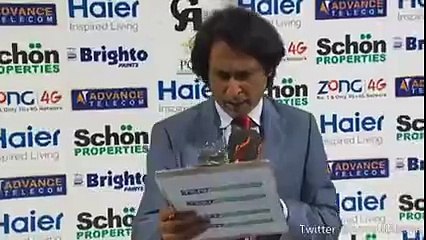 Shahid Afridi Denies For Shake Hand with Girl