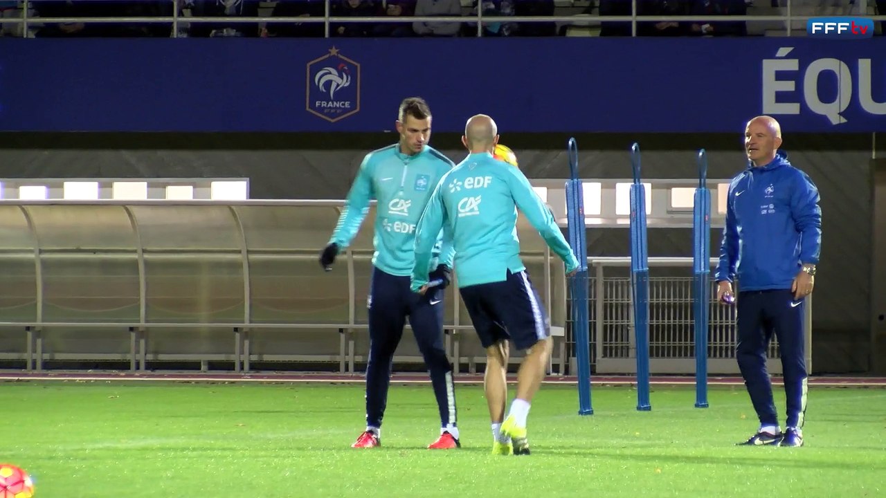 Séance originale de jongles avec un bâton !