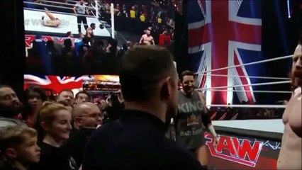 Wayne Rooney se fait chercher par le catcheur Wade Barrett: la réplique est cinglante